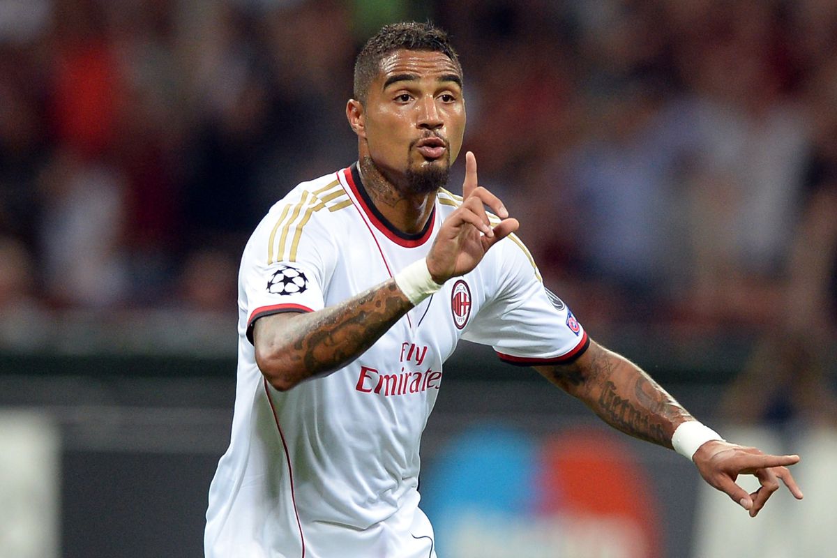 Tiền vệ trung tâm: Kevin Boateng. Thương vụ đáng chú ý khi ngay sau mua xong Boateng, Genoa cho AC Milan mượn rồi bán đứt sau đó.