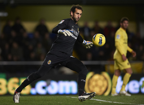 Thủ môn: Diego Lopez. Được mệnh danh "Người khổng lồ" trong khung gỗ.