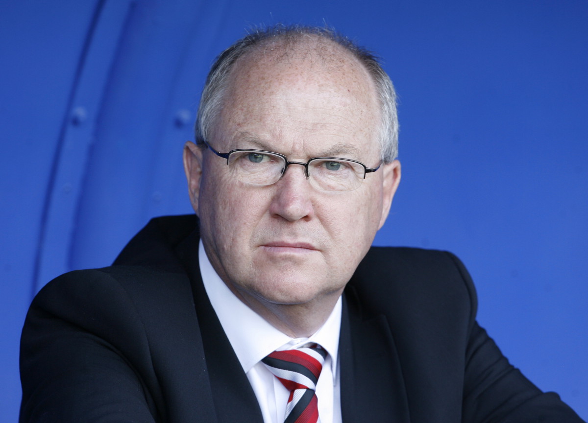 1. Les Reed (Charlton Athletic). Số trận dẫn dắt: 7. Số ngày tại vị: 40. Triều đại ngắn ngủi nhất Ngoại hạng Anh. Truyền thông Anh đặt cho Reed biệt danh "Người khốn khổ".