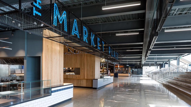 Khu mua sắm được bài trí vô cùng bắt mắt.