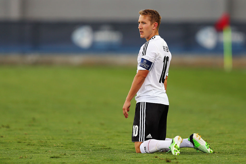 7. Lewis Holtby. Năm ra mắt: 2010. Số trận khoác áo tuyển Đức: 3. Thất bại tại Tottenham, tương lai 1 thời của Die Mannschaft giờ đang phải vật lộn tìm đường thăng hạng Bundesliga cùng Hamburg.