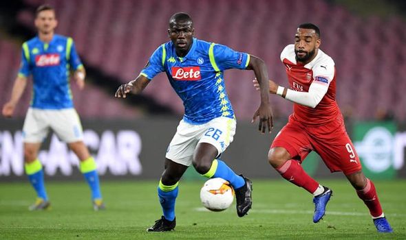 Chiếm quyền kiểm soát lên đến 67% trong cả trận nhưng Napoli không thể chuyển hóa các cơ hội và đành nhìn Arsenal đi tiếp.