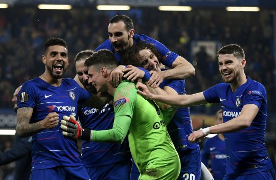 Thử thách cuối cùng của thầy trò Emery không phải đối thủ xa lạ mà chính là CLB hàng xóm, Chelsea.
