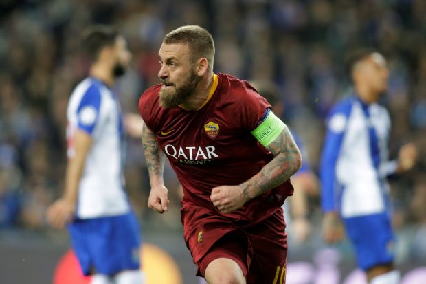 2. Daniele De Rossi (AS Roma - 16 năm 10 tháng). 2 ngày trước, công thần của Olimpico đã xác nhận chia tay CLB thủ đô.