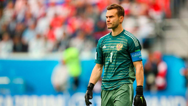 4. Igor Akinfeev (CSKA Moscow - 16 năm 4 tháng). Quyết định chia tay tuyển Nga vào năm ngoái nhưng hành trình của Akinfeev với CSKA vẫn tiếp diễn sang năm thứ 17.