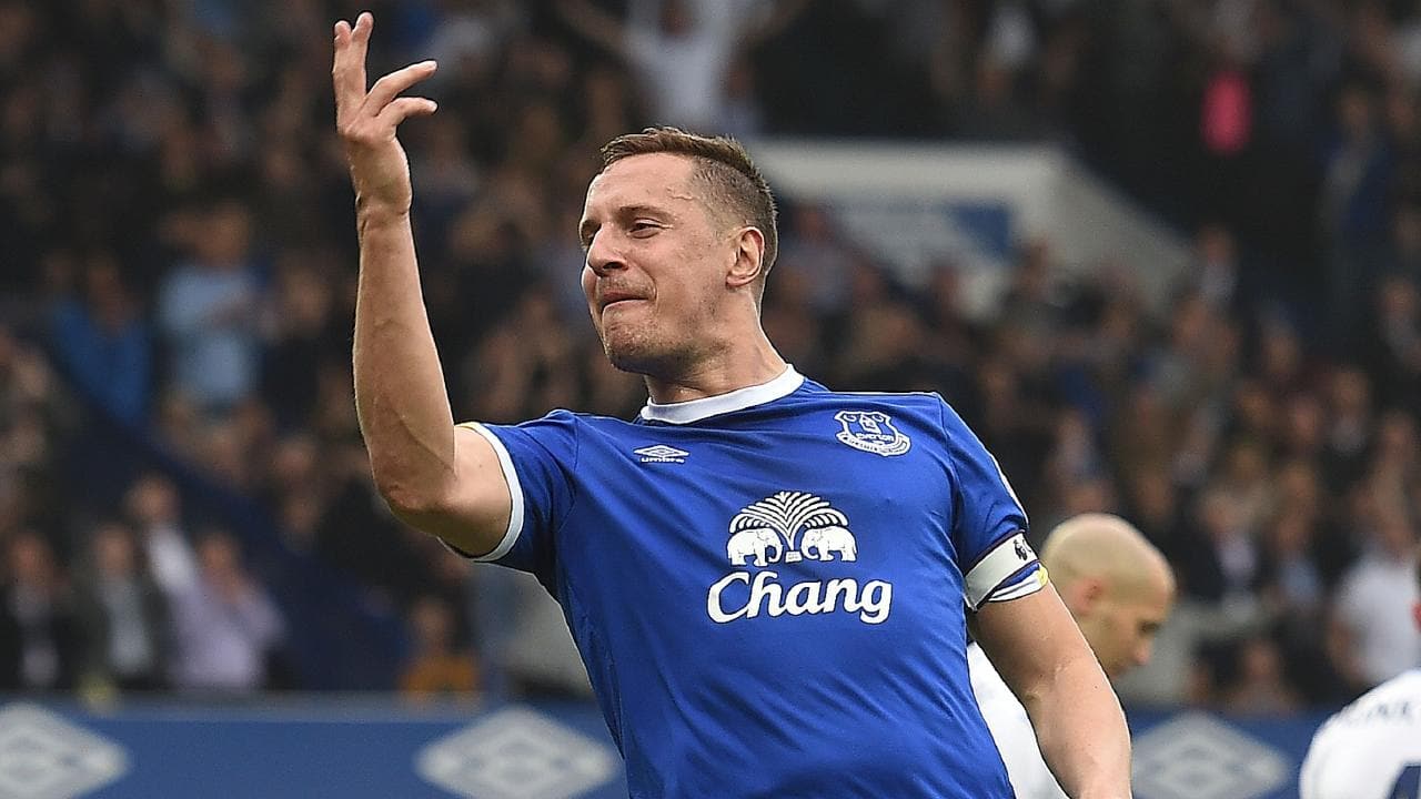 4. Phil Jagielka (Everton). Đội trưởng The Toffees rời Goodison Park sau 12 năm gắn bó.