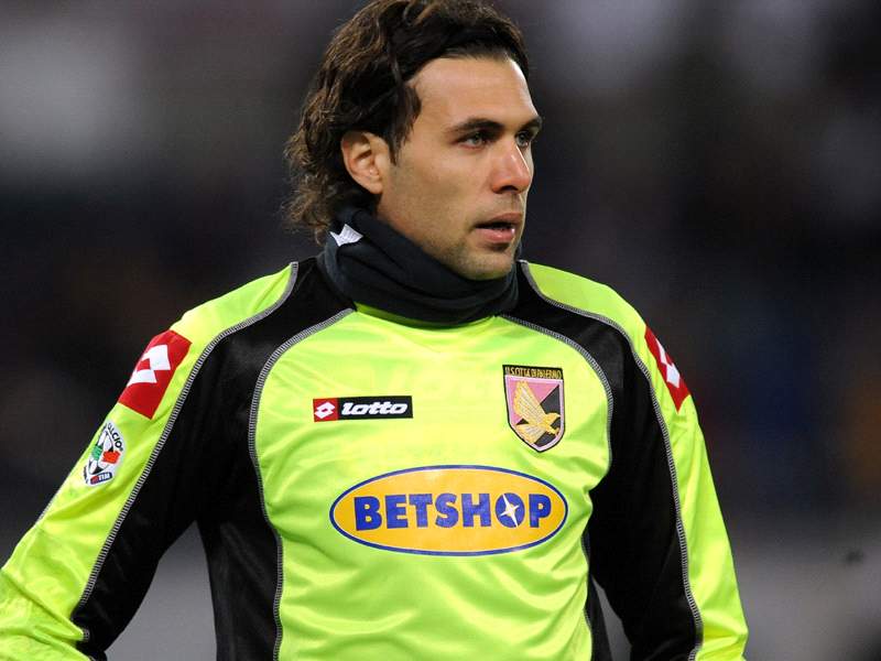 Thủ môn: Salvatore Sirigu. Là sản phẩm thuộc chính lò đào tạo Palermo, Sirigu từng giành 4 Ligue 1 trong thời gian khoác áo Paris Saint-Germain.