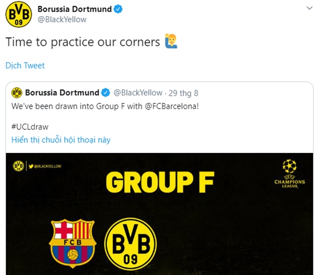 "Đến lúc tập luyện các quả phạt góc." - Twitter Dortmund gợi lại nỗi đau của đối thủ chung bảng đấu - Barca. Ở bán kết mùa trước, hàng thủ Blaugrana đã bị Trent Alexander-Arnold của Liverpool đánh lừa ở tình huống đá phạt góc nổi tiếng trong thất bại thê thảm 0-4 tại Anfield.