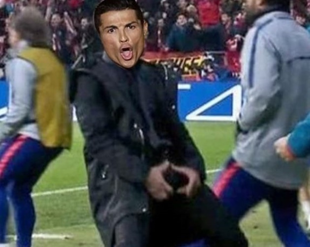 Ronaldo trả đũa pha ăn mừng của Diego Simeone. Những lá thăm may rủi đưa Juventus của Ronaldo tái đấu Atletico Madrid - "con mồi ngon" của CR7 ở bảng D. Còn nhớ mùa trước, siêu sao Bồ Đào Nha từng lập hat-trick khiến Simeone và các học trò phải ôm hận.