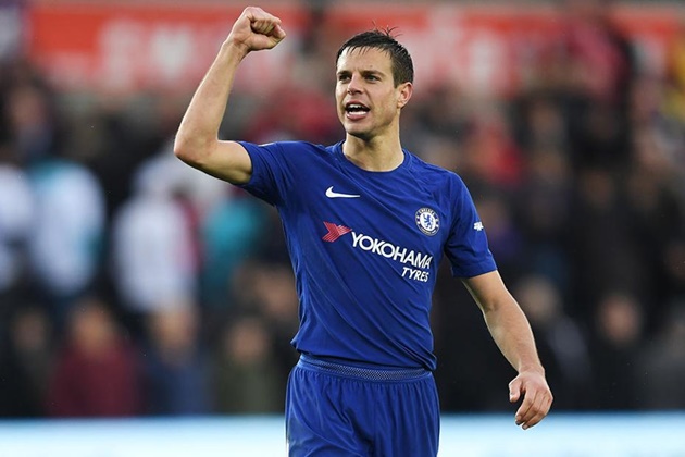 Tương tự đội trưởng Cesar Azpilicueta cũng xem như chắc suất.