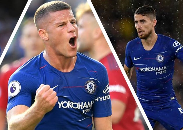 Cặp tiền vệ trung tâm trận này phía đội khách được dự đoán là Ross Barkley và Jorginho, trong bối cảnh Kante và Kovacic ngồi ngoài.