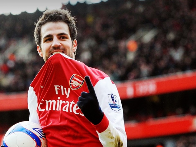 Tiếp đến là Cesc Fabregas, cựu đội trưởng 2 lần phá lưới Slavia Plague ở 20 tuổi và 172 ngày tại Champions League.