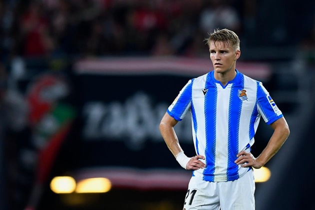 Lần thứ ba kể từ khi đặt chân đến Santiago Bernabeu, Martin Odegaard rời đi theo dạng cho mượn. Thần đồng Na Uy hiện tại vẫn mới chỉ 20 tuổi và đã tạo ra dấu ấn nhất định tại La Liga trong màu áo Real Sociedad.