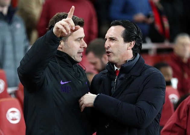 Ngày 20/12/2018, Emery và các học trò bị loại khỏi đấu trường đầu tiên là Cúp Liên đoàn, sau thất bại 0-2 trước hàng xóm Bắc London là Tottenham Hotspur ở tứ kết ngay tại Emirates.