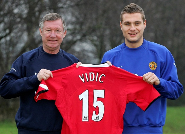 1 niềm kiêu hãnh khác của Sir Alex trong số các phi vụ ông từng thực hiện là Nemanja Vidic, trung vệ thép hàng đầu trong kỷ nguyên Premier League về với Old Trafford với chi phí chỉ 7 triệu bảng.