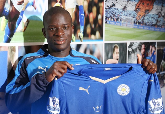 Ở hàng tiền vệ, lịch sử Leicester City có lẽ đã thay đổi khi The Foxes thâu tóm thành công N'Golo Kante từ Caen trong phi vụ 5,6 triệu bảng. Tiền vệ người Pháp là nguồn năng lượng bất tận tạo cảm hứng cho chức vô địch Premier League 2015/16 chấn động.
