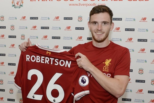 Bên hành lang đối diện, "máy chạy" Andy Robertson là "món hời" đích thực của Liverpool, khi cập bến Anfield 3 năm trước với giá 8 triệu bảng.