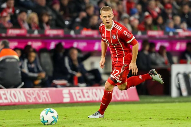 Tiền vệ trung tâm: Joshua Kimmich. Trụ cột Bayern đến nay đã 6 lần dọn cỗ cho đồng đội điền tên lên bảng điện tử.