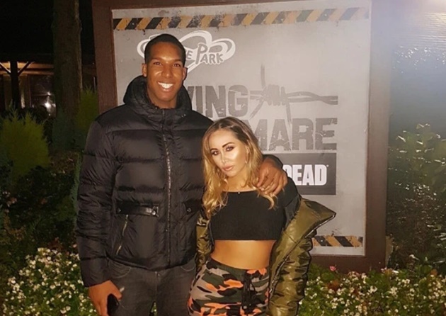 Người bị Goodman "đá" là Dane Rashford.