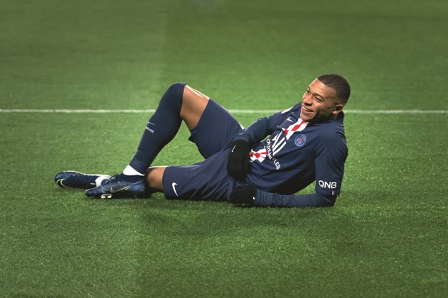 8. Kylian Mbappe. Không chỉ là 1 "sát thủ" mắn bàn, Mbappe còn rất đồng đội, thể hiện qua 16 lần kiến thiết cho các đồng đội phá lưới đối thủ.