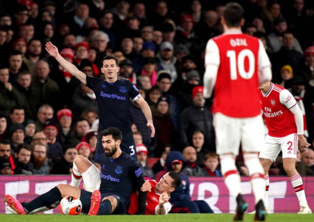 Gomes sẵn sàng lao vào các điểm nóng, hòng tranh chấp quyền kiểm soát trung tuyến.