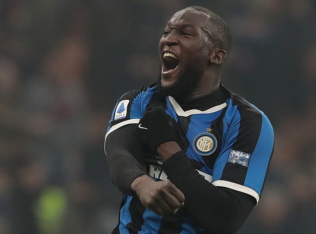 Tại Ý, cựu tiền đạo United - Romelu Lukaku (75 triệu euro) cũng tận hưởng niềm vui chiến thắng cùng Inter Milan.