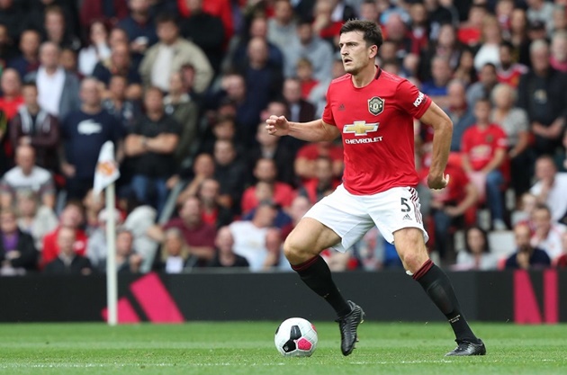 Trung vệ Manchester United và cũng là hậu vệ đắt giá nhất lịch sử - Harry Maguire đứng thứ 11, với 2190 cú chạm.
