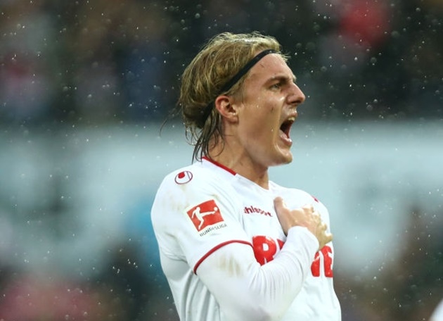 Tại Bundesliga, Sebastiaan Bornauw của 1. FC Koln sở hữu nhiều hơn 2 đồng nghiệp ở Premier League 1 bàn.