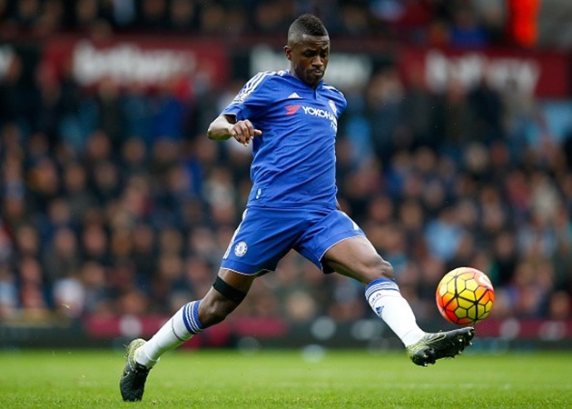 Xếp ở vị trí thứ 10 trong lịch sử giải đấu hấp dẫn nhất hành tinh là Ramires. Ngày còn thi đấu cho Chelsea, tiền vệ Brazil đóng góp cho The Blues tổng cộng 17 pha lập công ở Premier League.