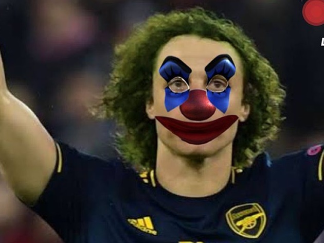 Ở màn đọ sức tại thành Manchester, David Luiz bị ví như gã hề phía các vị khách.