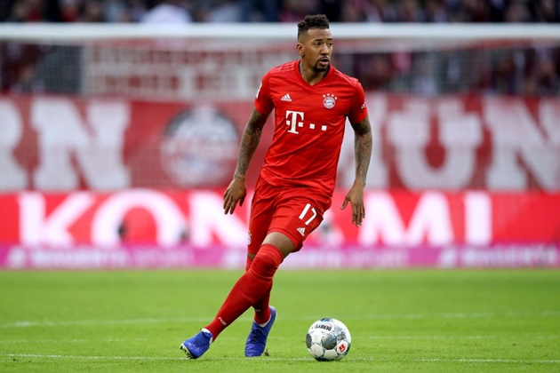 Đối tác của Alaba ở trung tâm hàng thủ - Jerome Boateng cũng chỉ tiêu tốn của Bayern 13,5 triệu euro, khi cập bến Allianz Arena từ Manchester City 9 năm trước.
