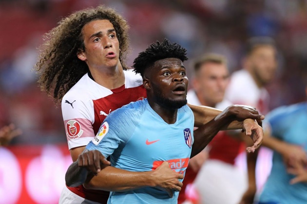 Pháo Thủ cũng vừa bất ngờ kích hoạt "bom tấn" 50 triệu euro - Thomas Partey.