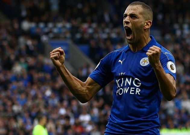 Ở vị trí thứ 10 là Islam Slimani. Mùa hè năm 2016, Leicester City khi ấy là đương kim vô địch Premier League đã chi 30,5 triệu euro để sở hữu tiền đạo Algeria. Đáng tiếc anh không thể hiện được nhiều và liên tiếp bị đem cho mượn.