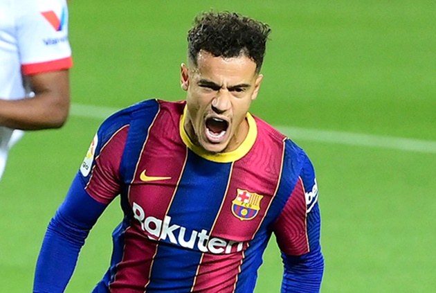 Philippe Coutinho cũng xứng đáng có suất. Từng bị ví như "bom xịt" nhưng "Phù thủy nhỏ" đang dần phục sinh dưới triều đại mới.
