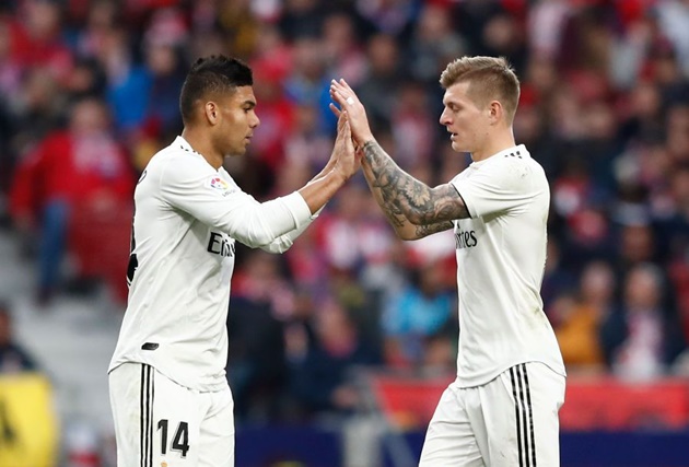 Ở tuyến giữa, đẳng cấp của bộ đôi Casemiro - Toni Kroos trong các trận cầu lớn là điều Real trông đợi trong tình thế khó khăn hiện tại.