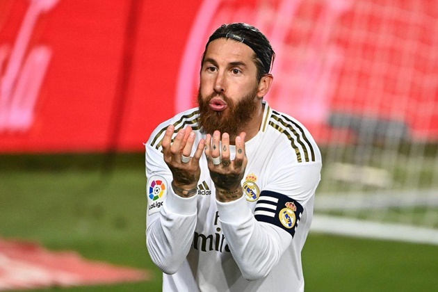 Thủ lĩnh Sergio Ramos của Los Blancos chắc chắn là lựa chọn hàng đầu cho vai trò trung vệ trong mọi đội hình.
