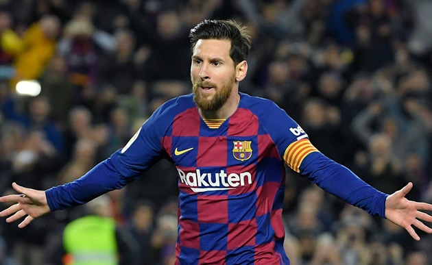 Trên hàng công, "vũ khí tối thượng" Lionel Messi nghiễm nhiên có suất.
