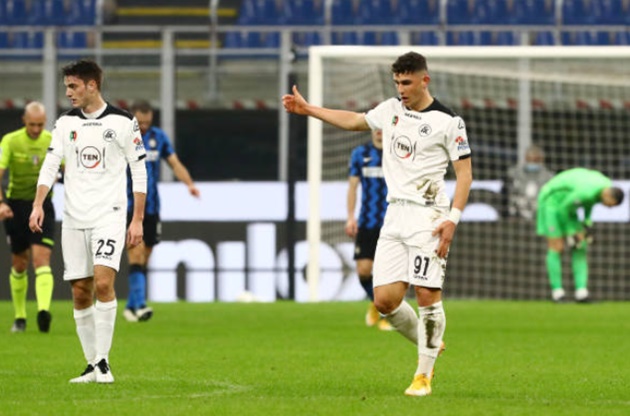 Phút 90+4, Roberto Piccoli rút ngắn cách biệt cho Spezia, nhưng đã quá muộn để các vị khách nuôi hy vọng có điểm.