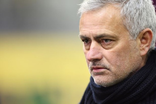Mourinho muốn gia tăng chiều sâu hàng phòng ngự.