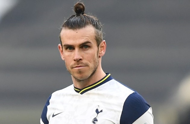 Trong khi nếu nhìn vào danh sách "lính đánh thuê" - tức các cầu thủ được đem cho mượn, CĐV Real Madrid có lẽ sẽ cảm thấy tiếc nuối khi ngôi sao bị HLV Zinedine Zidane đày đọa, Gareth Bale đang tìm lại phong độ trên đất Anh với 8 bàn thắng cùng 3 kiến tạo ghi được cho Tottenham Hotspur.