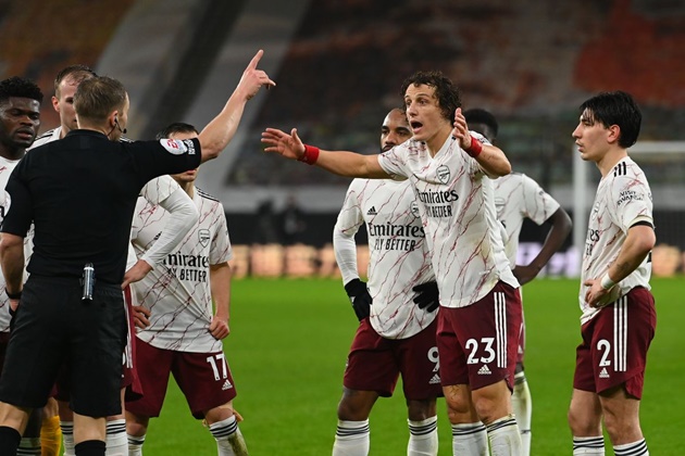 Áo số 23 gắn với nhiều thẻ đỏ nhất vá số sai lầm dẫn đến bàn thắng cao thứ nhì.