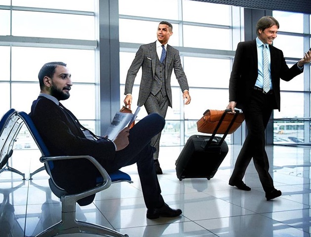 Một trong những bài toán lớn mà Allegri cần giải quyết khi tái xuất Allianz là tương lai chân sút chủ lực Cristiano Ronaldo. Thời gian qua xuất hiện một số đồn đoán về việc CR7 không hạnh phúc tại thành Turin và cân nhắc chuyện ra đi ngay hè này.