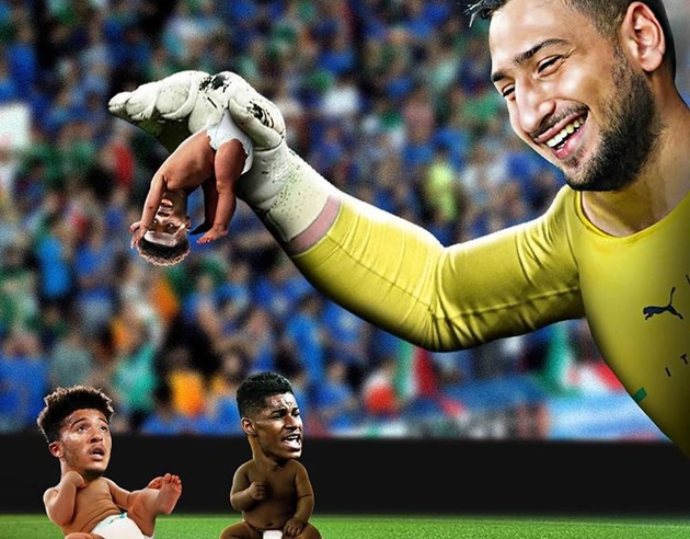 Tạm gác lại đồn đoán xoay quanh tương lai, thủ môn người Ý cùng Azzurri dự tranh EURO và thi đấu chói sáng. Những màn trình diễn ấn tượng đưa Donnarumma trở thành cầu thủ xuất sắc nhất ngày hội bóng đá châu Âu.