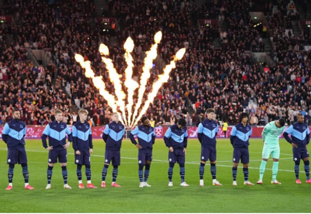 Trong khuôn khổ vòng 1/8 Carabao Cup, West Ham United tiếp đón đương kim vô địch Manchester City tại thành London.