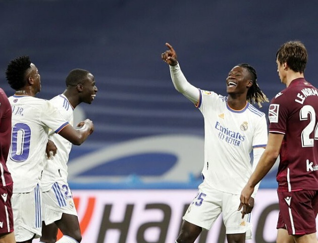 PSG sẽ phải đụng độ Los Blancos có tinh thần lên cao sau màn đè bẹp Real Sociedad 4-1.