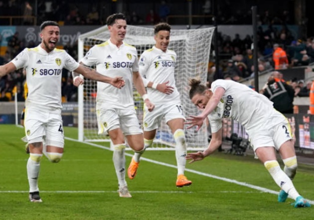 Trận đấu tiến dần về những phút cuối và bước sang phút 90+1, Leeds vỡ òa cảm xúc với pha lập công hoàn tất cuộc lội ngược dòng của Luke Ayling.