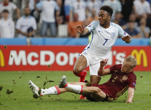 Ảnh bài viết Raheem Sterling chạy nhiều nhưng không ra kết quả