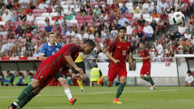 Ảnh bài viết 02h00 ngày 15/06, Bồ Đào Nha vs Iceland: Gánh cả cơ đồ