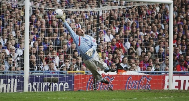 Ảnh bài viết Dị nhân quần dài chinh phục EURO 2016