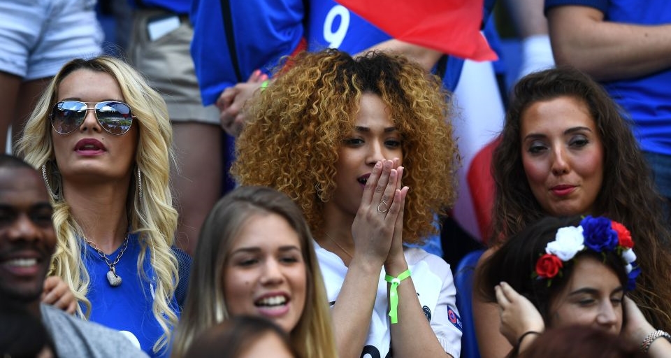 Ảnh bài viết Dàn Wags tuyển Pháp rạng rỡ mừng đội nhà vào tứ kết EURO 2016